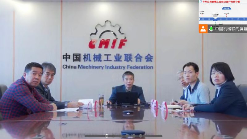 以下是一些市场上较为受欢迎的小型金属加工机床型号：